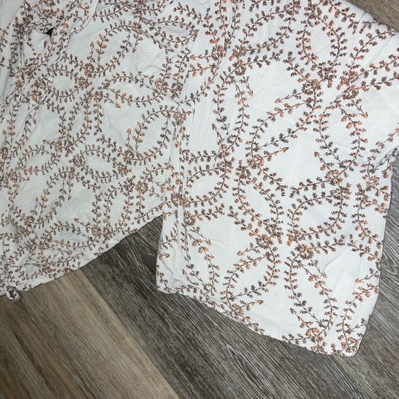 cute flowy pants ✨ - Picture 2 of 4